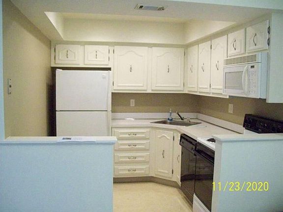 2nd image of 2600 S Kanner Hwy APT V10