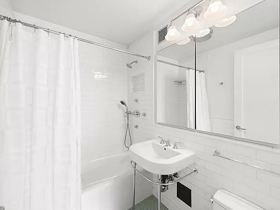 4th image of 80 Central Park W APT 12D