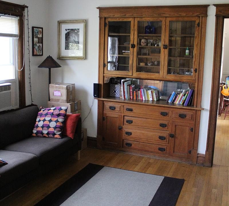 1st image of 2433 W Berteau Ave #1