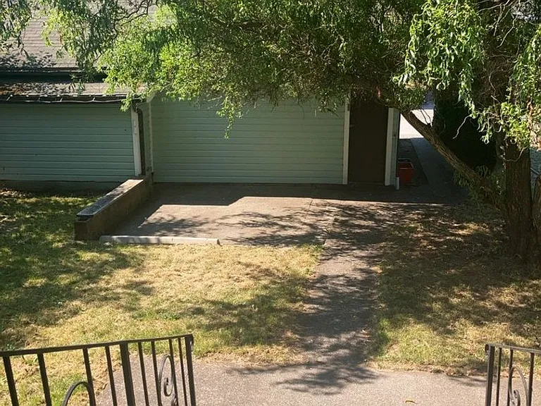 1247 Franklin St — Photo 6
