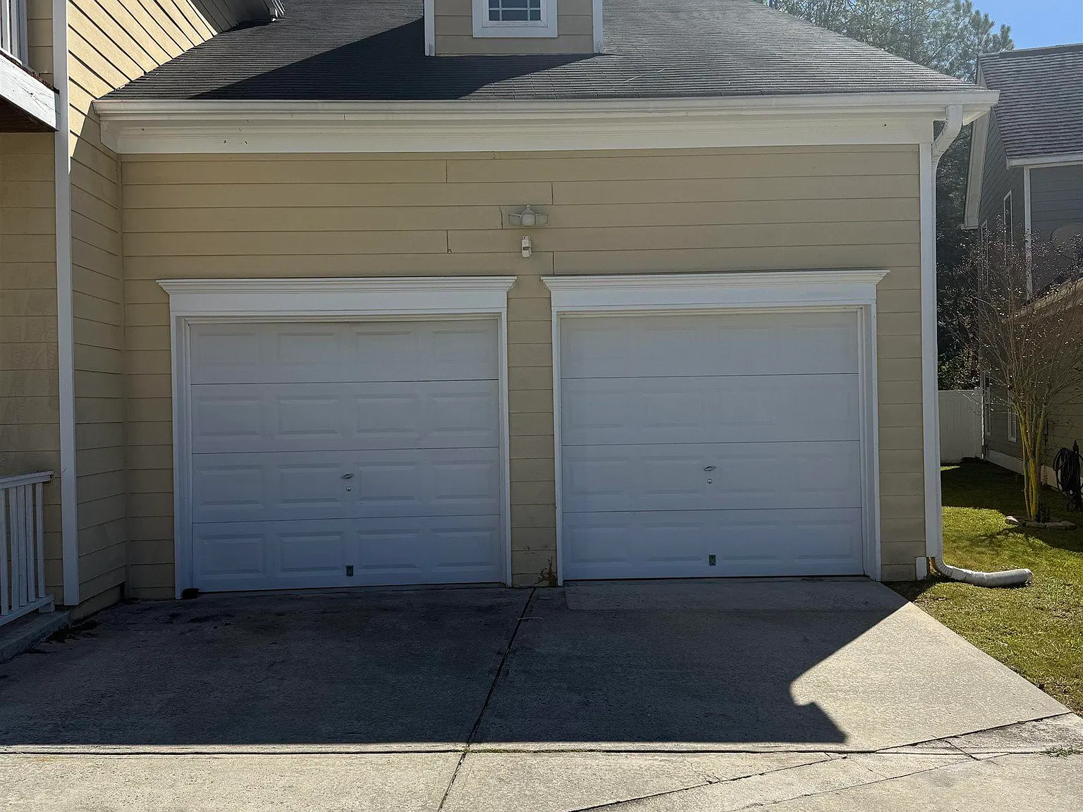 4 bed, 2.5 bath, 2514 sqft, $2,100 — Photo 2