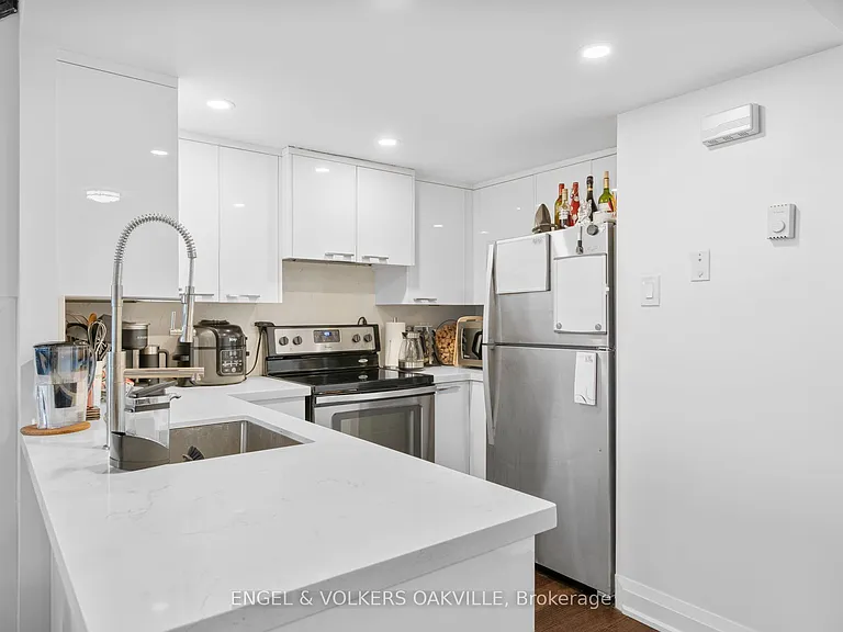 100 Bronte Rd #416 — Photo 6