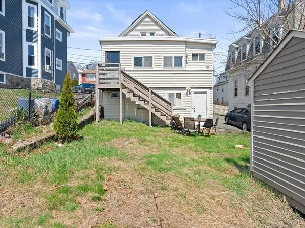 76 Pearl Ave, Revere, MA 02151