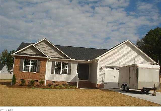 2nd image of 136 Von Logan Dr