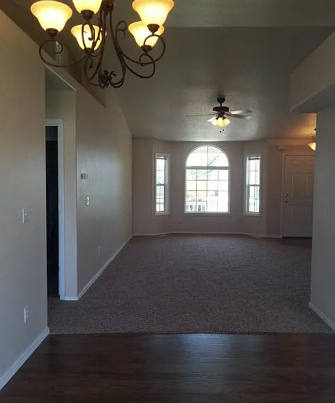 2420 W Grouse Ave — Photo 4