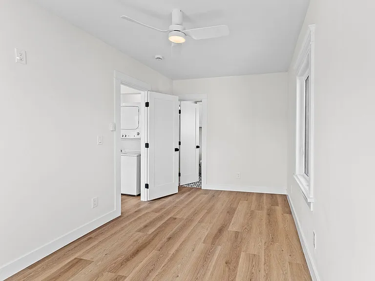526 Lime Avenue — Photo 15