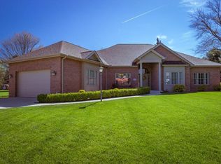 126 Lipinwood Dr, Beaver Falls, PA