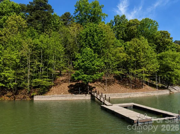 163 High Lake Dr, Statesville, NC 28677