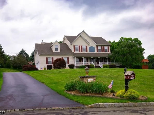 10 Links Ct, Sparta Twp., NJ 07871
