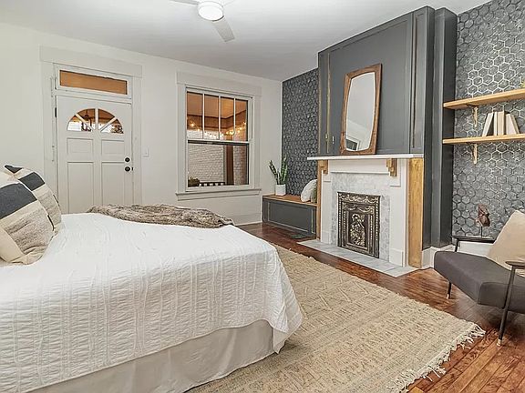 4th image of 313 W 7th St #1