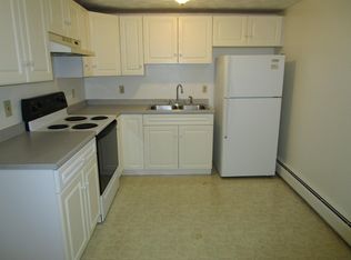 50 Derry St APT 3D, Hudson, NH 03051