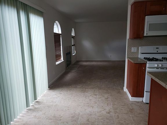 4th image of 2311 Gianera St