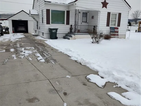 5434 E State Rd, Newcomerstown, OH 43832