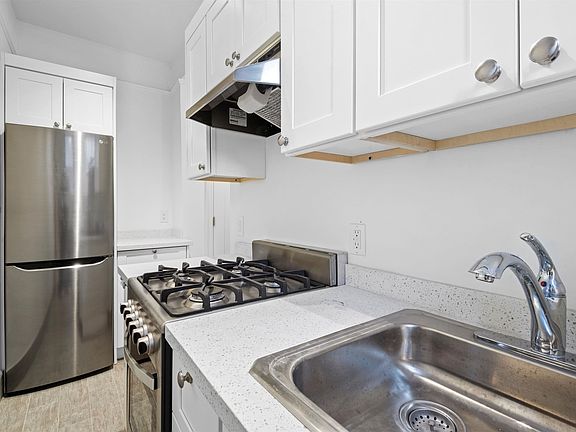 3rd image of 111 Garrison Ave #D6
