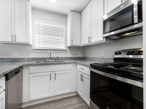 312 Live Oak St APT 25