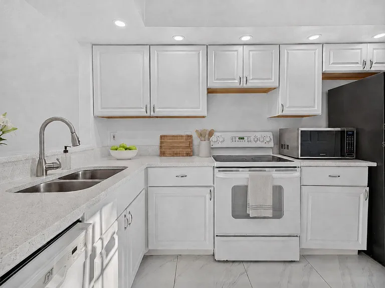 3128 Sandy Shore Ln — Photo 13