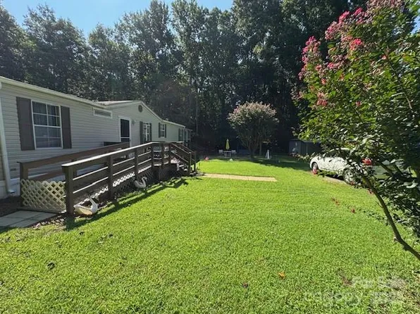 1761 Finch Farm Rd #4, Thomasville, NC 27360