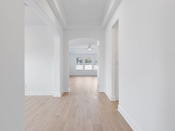 4th image of 620 Olinda Way