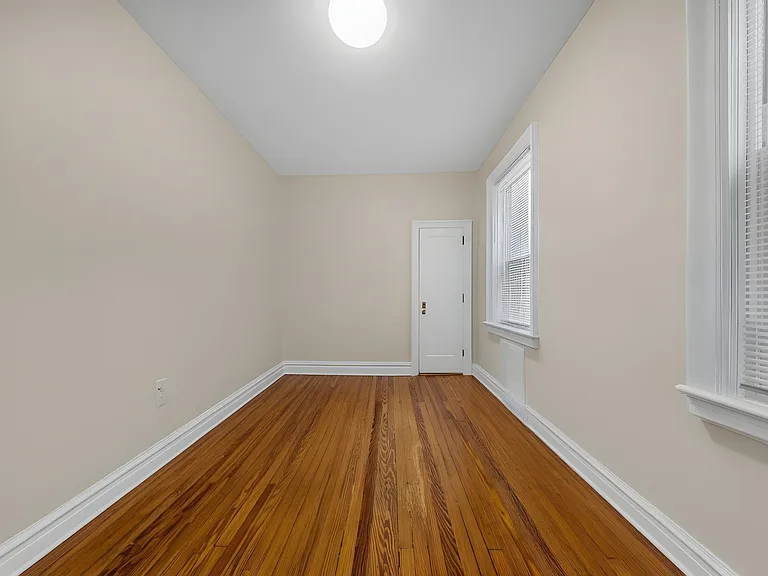 152 W 9th St #1 — Photo 19