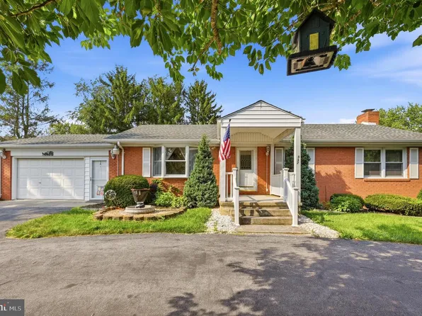537 Tuscawilla Dr, Charles Town, WV 25414