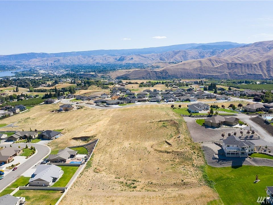 2nd image of 104 Samantha Ln