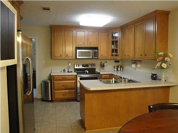 Updated Kitchen with SS Apliances and Professional Series Oven