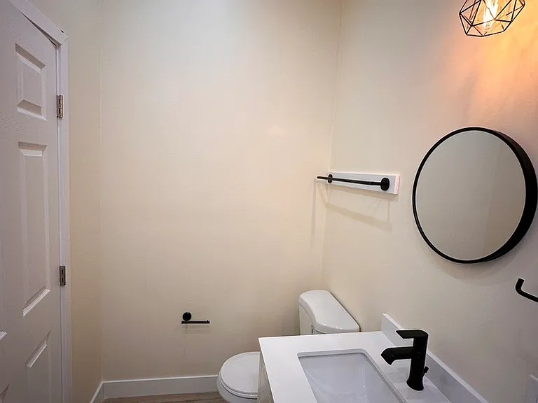 114 Franklin St #D — Photo 8