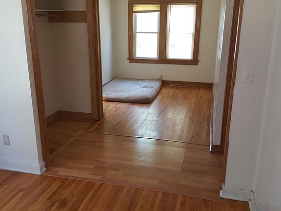 3rd image of 130 N 34th St