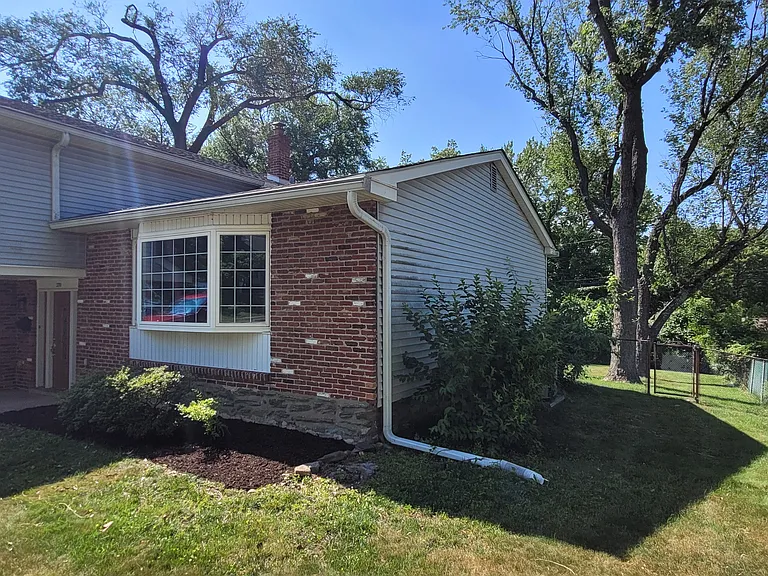 270 Riverview Rd — Photo 2
