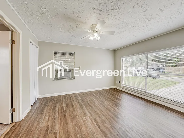 4501 Dr Martin Luther King Jr St N — Photo 9