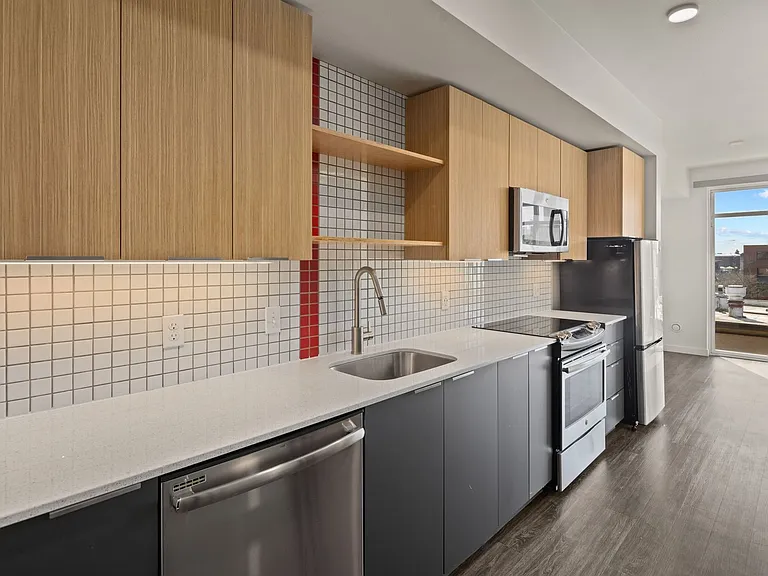 101 Broadway, Live Here, Go Anywhere — Photo 48