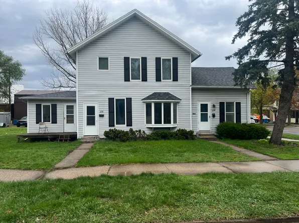 278 E 4th St #1, Winona, MN 55987