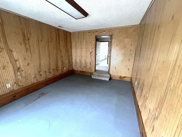 421 Brian Ave — Photo 17