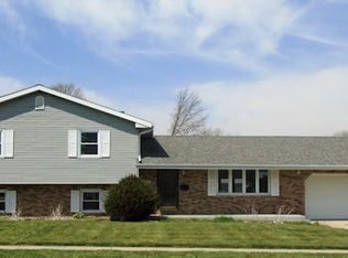 238 Joanne Ln, Rochelle, IL 61068