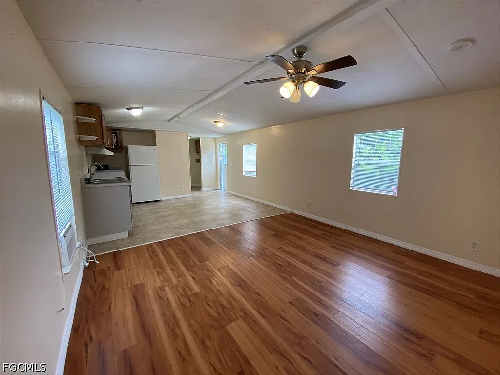 2 bed, 1.5 bath, 784 sqft, $1,100 — Photo 2
