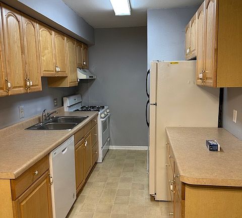5th image of 125 Twin Oaks Dr APT 106