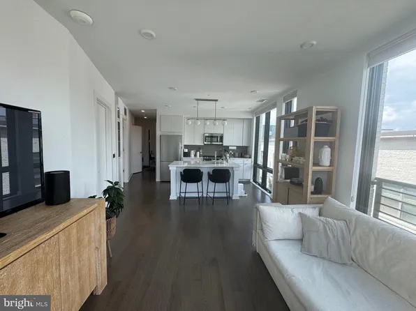 1999-9 1/2 St NW APT 303, Washington, DC 20001