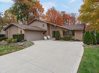 2195 Elmwood Dr, Westlake, OH