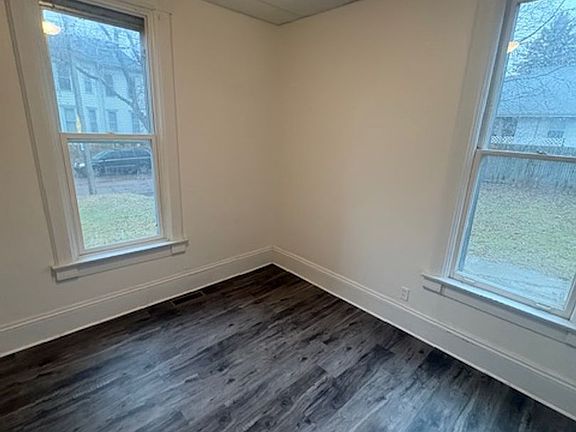 4th image of 723 W Armstrong Ave APT A
