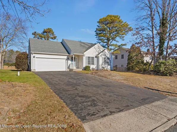 1018 Treasure Avenue, Manahawkin, NJ 08050