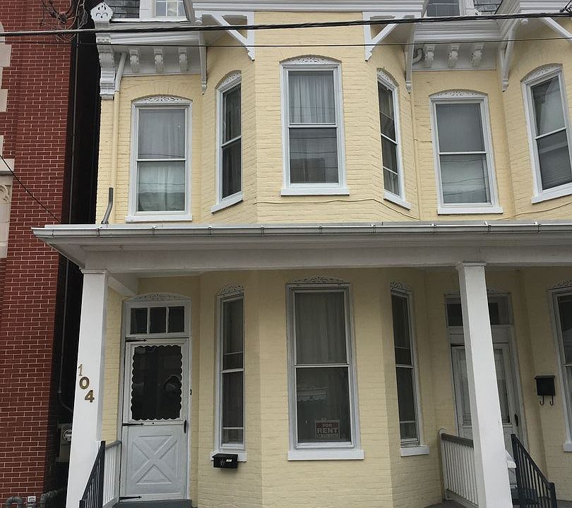 1st image of 104 S Mulberry St