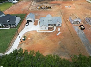 32 Quail Rd, Gray Court, SC 29645
