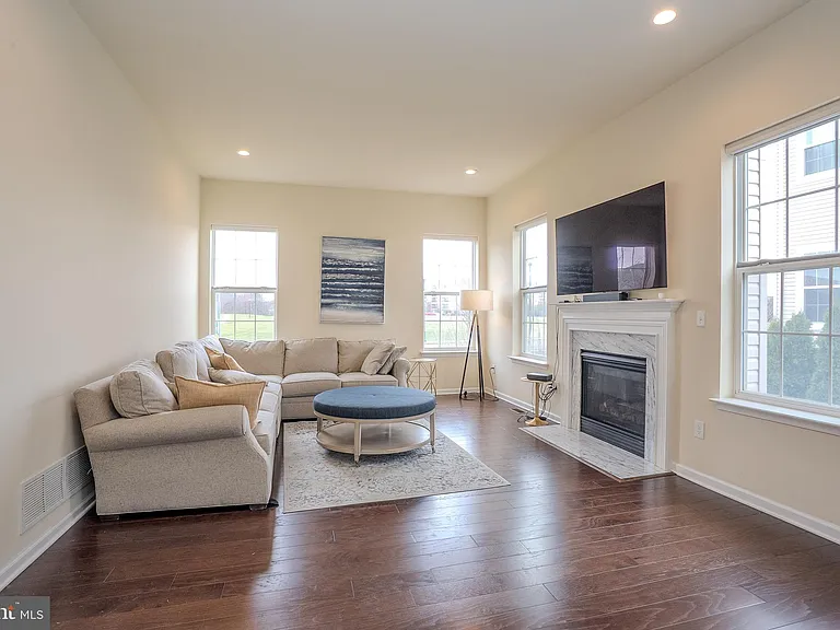 1802 Yearling Ct — Photo 25
