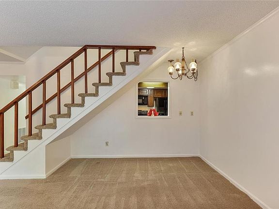 5th image of 6 Fairway Dr NW