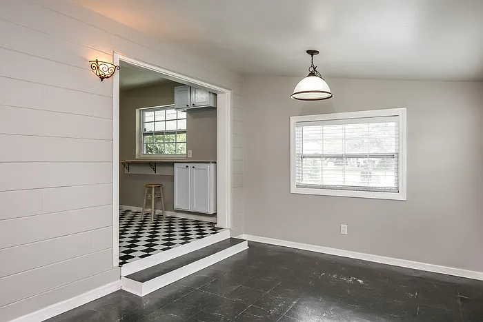 415 California Ave — Photo 6