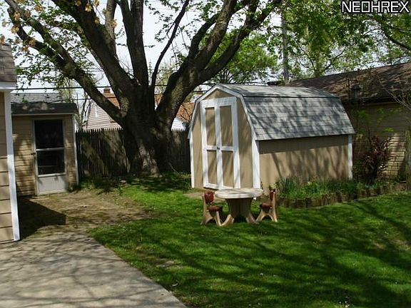 4th image of 1112 Parkleigh Dr
