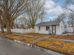 421 Decatur St, Lincoln, IL 62656