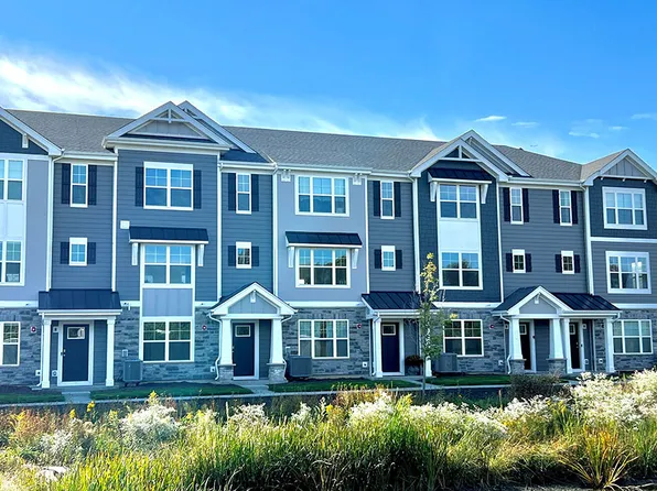 440 Lakeshore Ct, Saint Charles, IL 60174