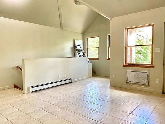 3rd image of 1629 Dekalb Ave #5