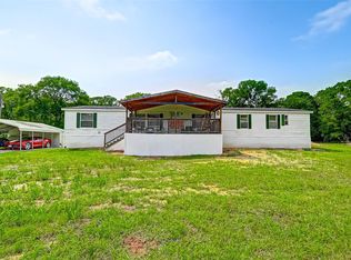 317 Falling Leaf Rd, Wharton, TX 77488